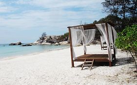 Arumdalu Private Resort Belitung 4*